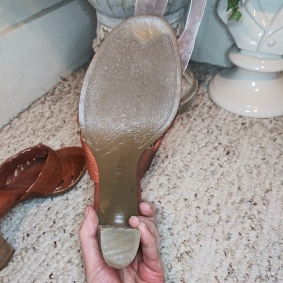 3/$18 Vintage 1970's Bandolino Boho Brown Leather Slide Stacked Heel Sandals - Picture 10 of 12